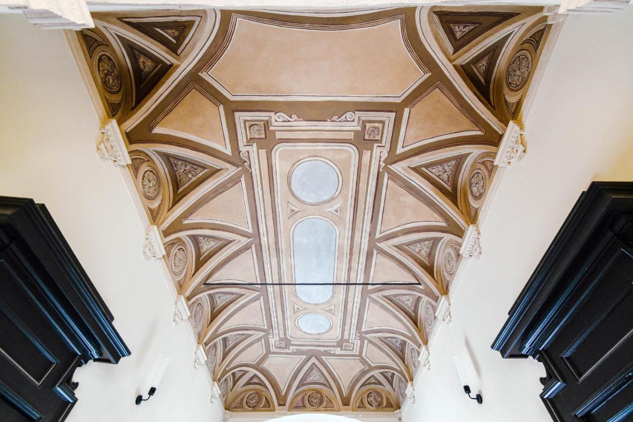 Cathedral Suite - The House Of Travelers كومو المظهر الخارجي الصورة